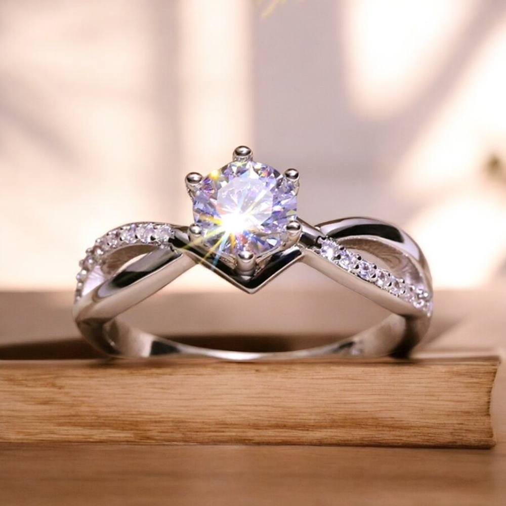 Dazzling Silver Women's Ring with Twinkling Gemstone